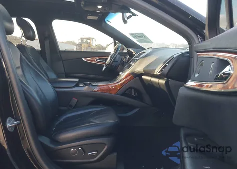 2019 Lincoln Nautilus Reserve z USA, uszkodzony, nr VIN 2LMPJ8L98KBL47100